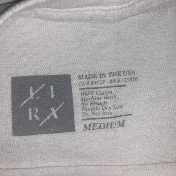 Cute tee⭐️ - Picture 6 of 6